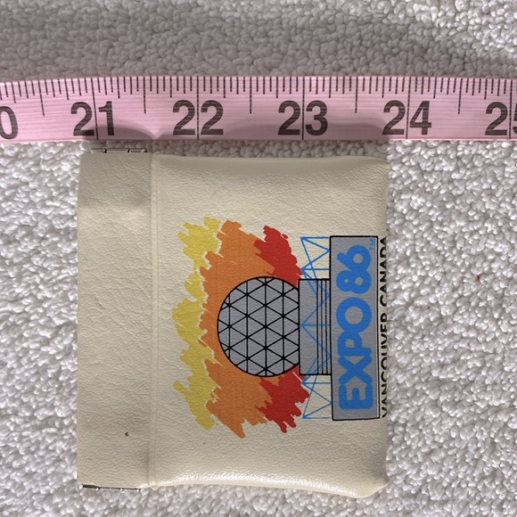 Vintage Expo 86 Vancouver Canada Vinyl Coin Purse Chance Purse RARE - Picture 9 of 9